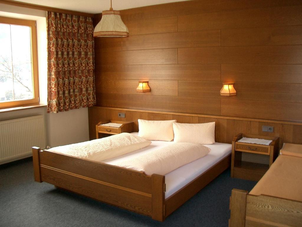 Haus Mader Hotel Trins Room photo